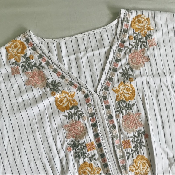Floral V Neck Tee Baseball Stripe + Front Tie - Picture 2 of 5